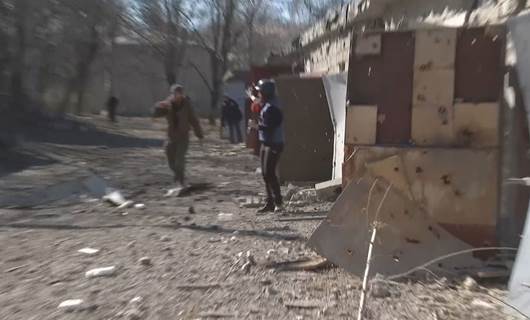 دیمەنێکی ساتی بۆردوومانەکە.