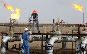 An oil refinery in southern Iraq. AFP file photo.