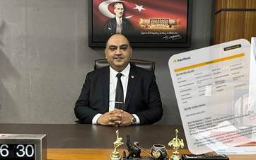 پەرلەمانتارەکەی ئیی پارتی وێنەی خۆی و پسوولەکەی داناوە.