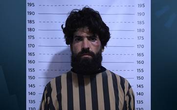 وەزارەتی ناوخۆی سووریا ئەم وێنەی بڵاوکردووەتەوە و دەڵێت، سەرکردە دەستگیرکراوەکەی داعشە