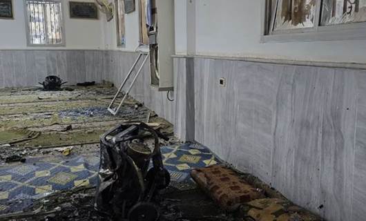 دیمەنێکی نێو مزگەوتەکە دوای تەقینەوە