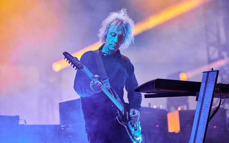 پێری ئارکانجێلۆ بامۆنتی، ژەنیاری گرووپی میوزیکی (The Cure)